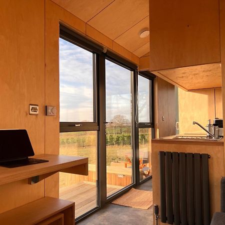 Beautiful Cabins In Herefordshire Countryside Bagian luar foto