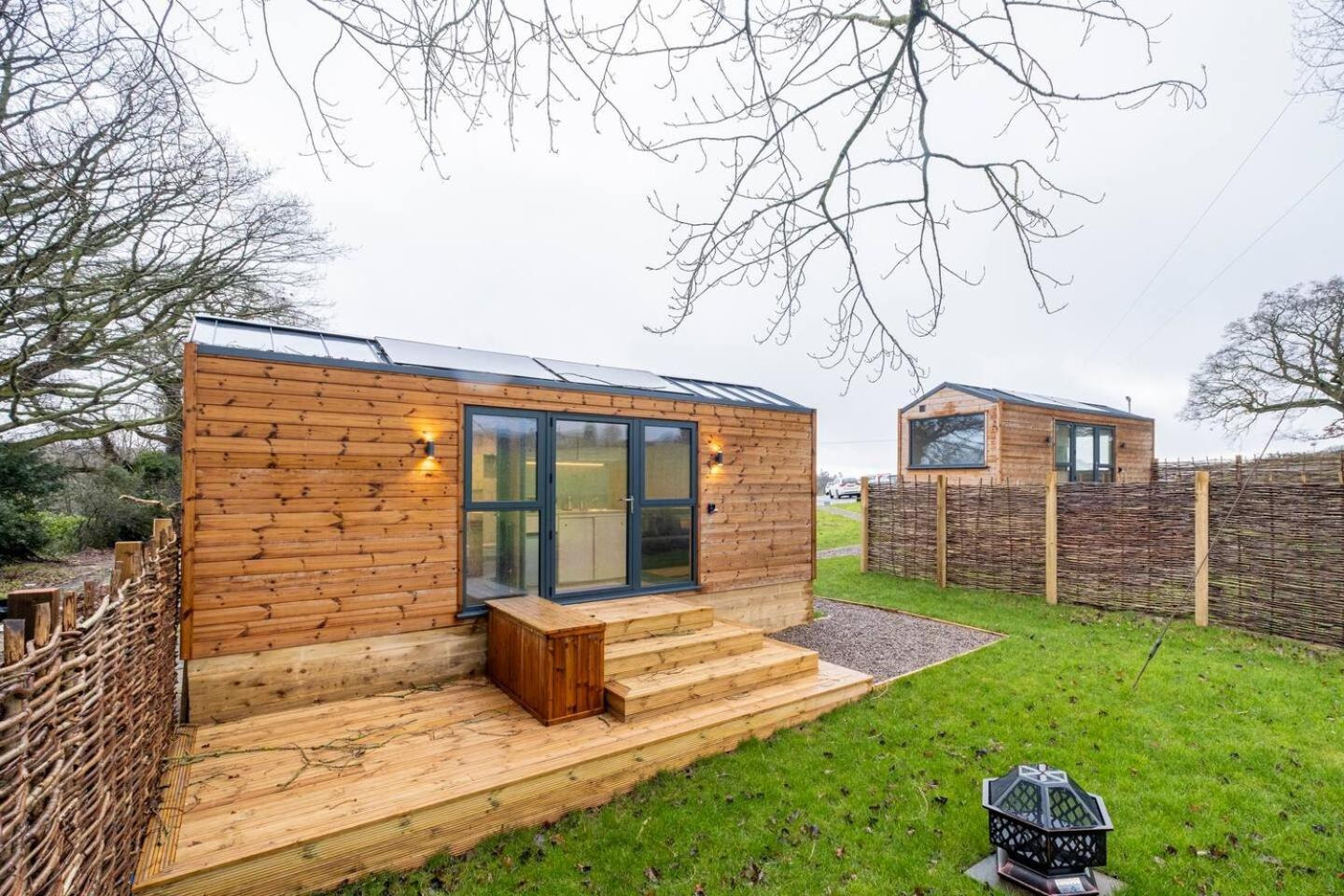 Beautiful Cabins In Herefordshire Countryside Bagian luar foto