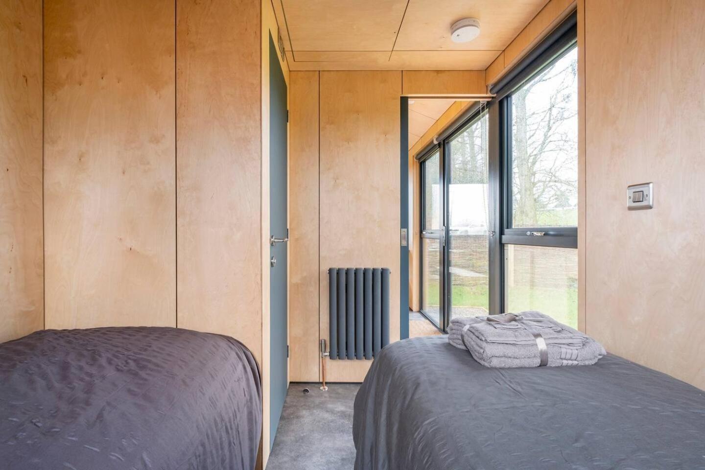 Beautiful Cabins In Herefordshire Countryside Bagian luar foto