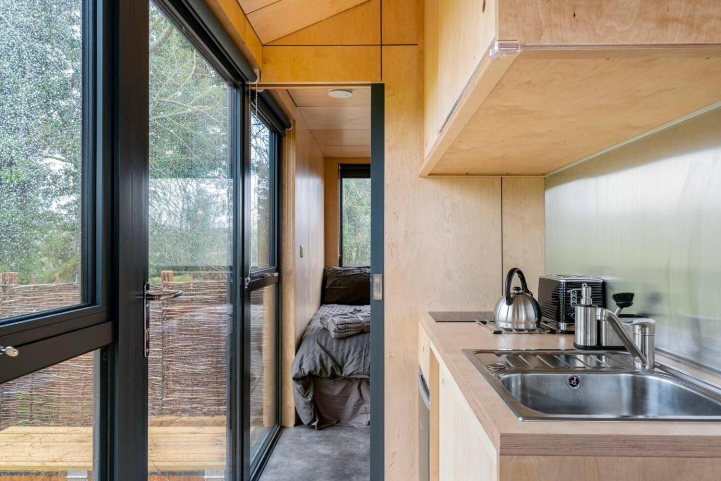 Beautiful Cabins In Herefordshire Countryside Bagian luar foto