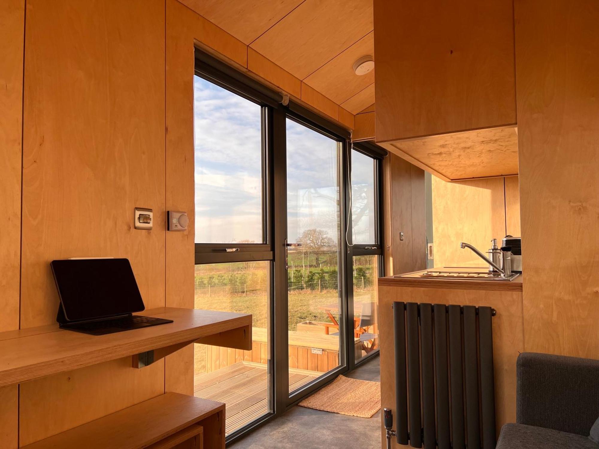 Beautiful Cabins In Herefordshire Countryside Bagian luar foto